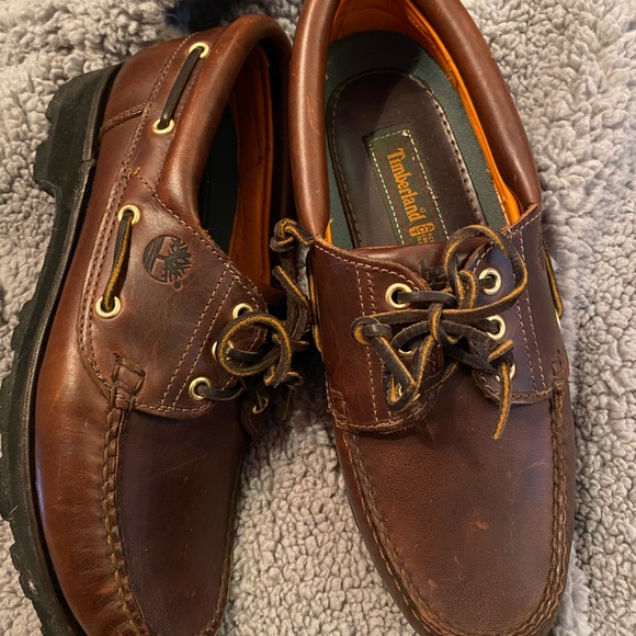 lug sole boat shoes